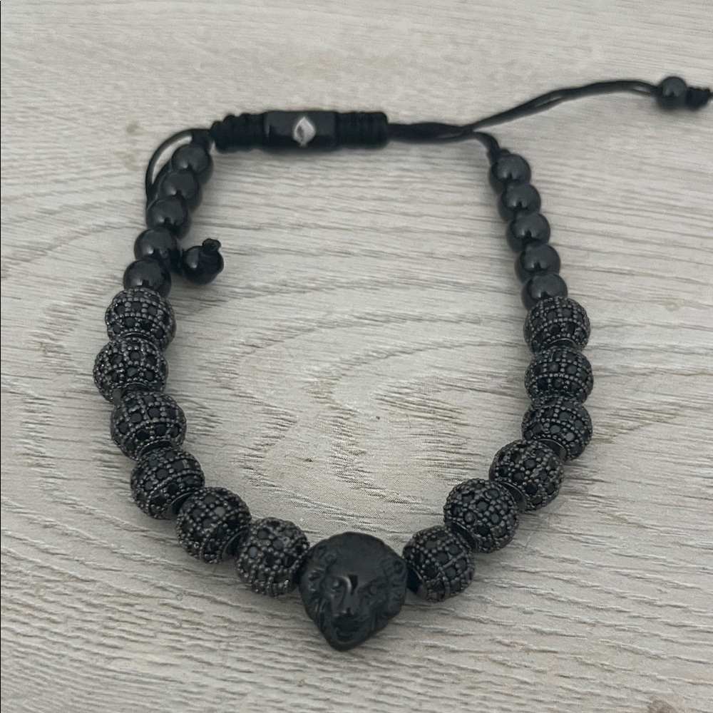 Lava Black Beaded Bracelet with Lion Head Design and Pave Crystal